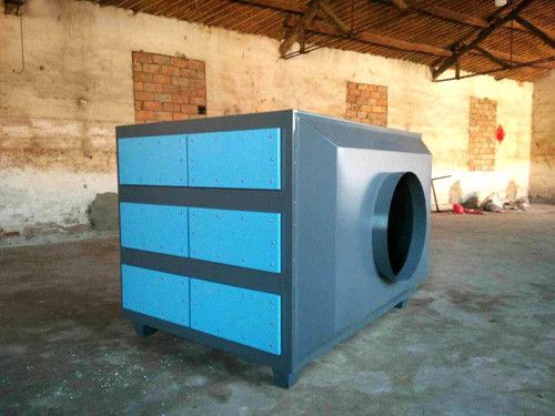 活性(xing)炭廢氣吸(xi)附塔